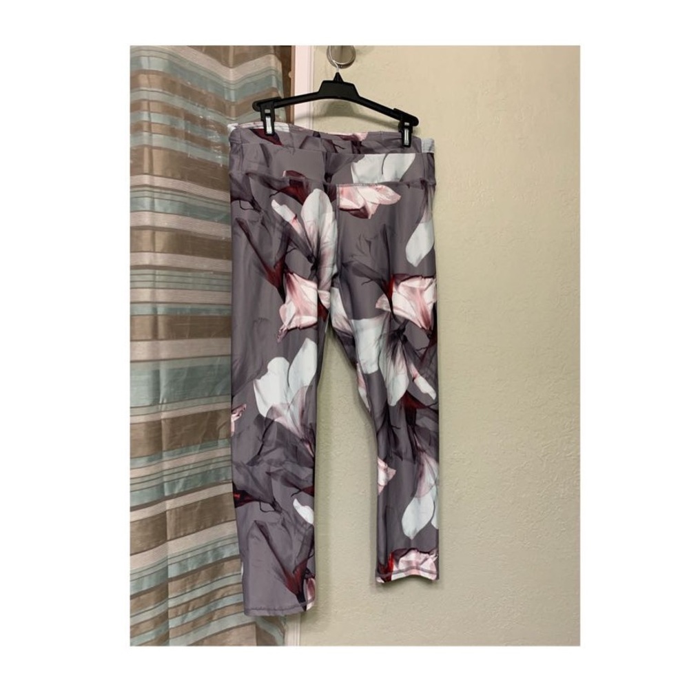 Floral Cropped Fabletics Leggings